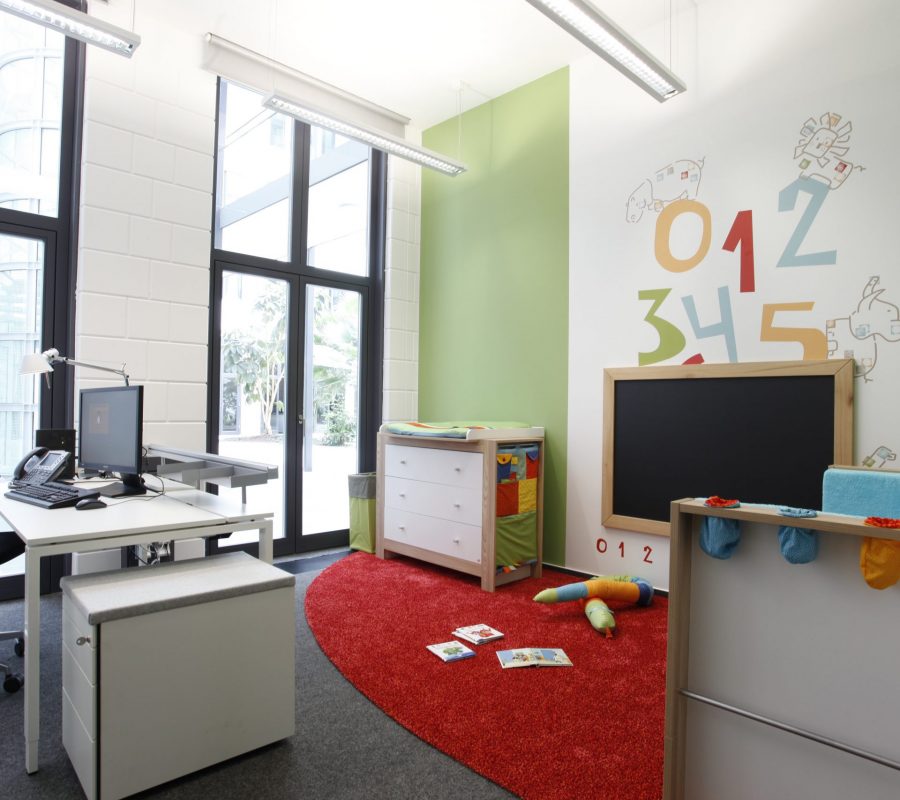 Parent-child office: The Fraunhofer ITWM's parent-child office offers employees the opportunity to bring their children to work in case of care shortages or emergencies.